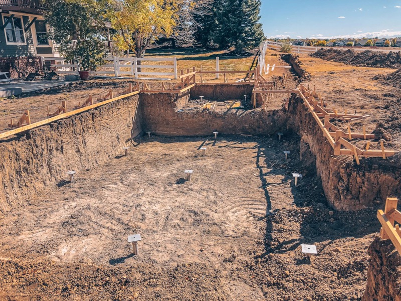Pool construction and installation services in Denver Colorado for backyard swimming pools